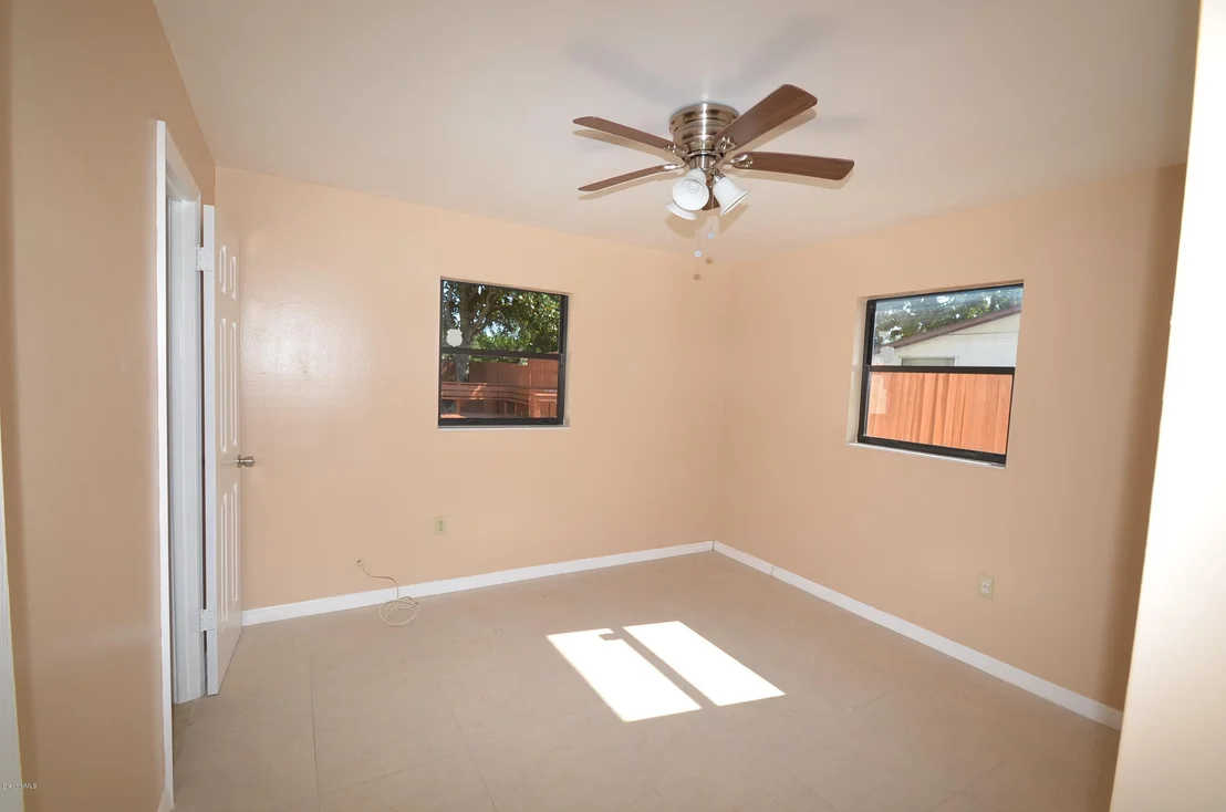 Photo of 2512 Post Road