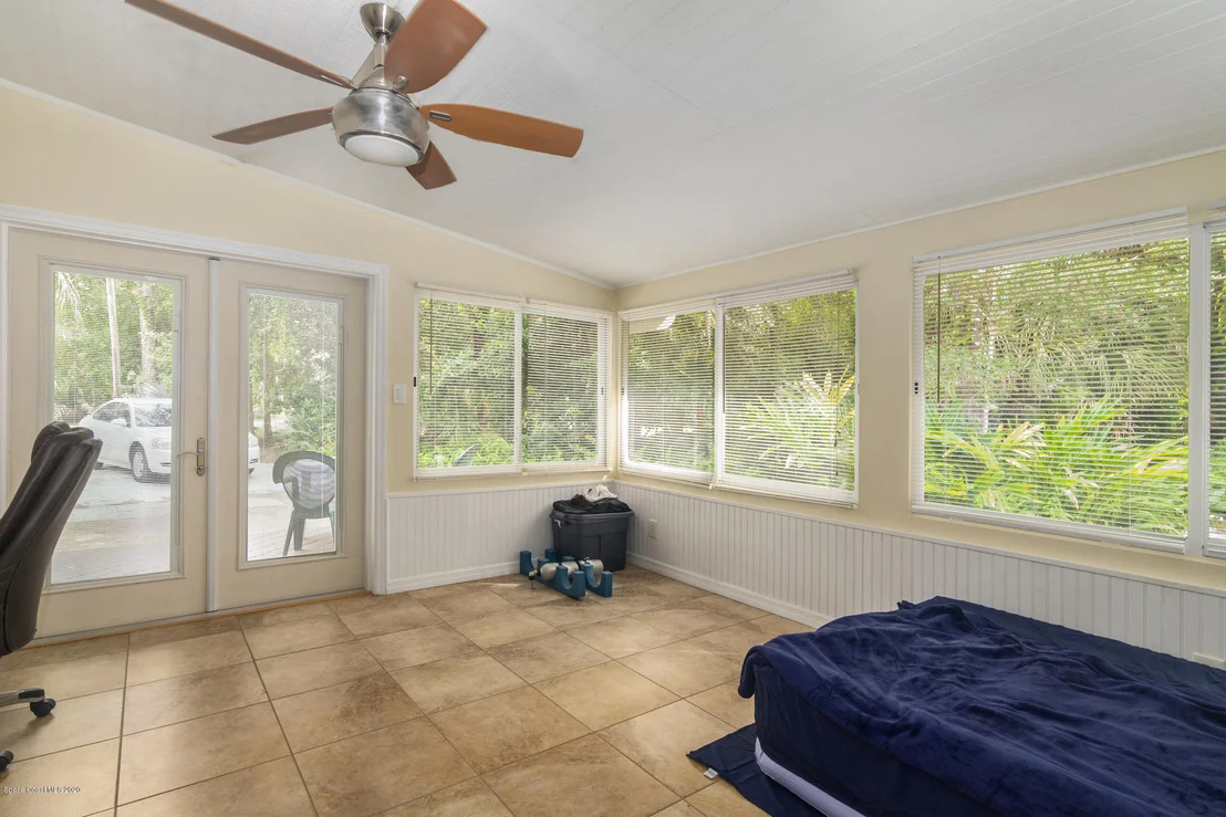 Photo of 5880 Crane Road