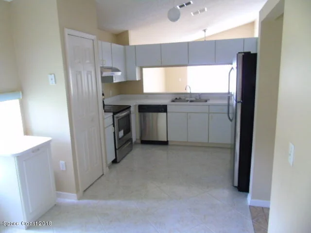 Photo of 2801 Saint James Lane