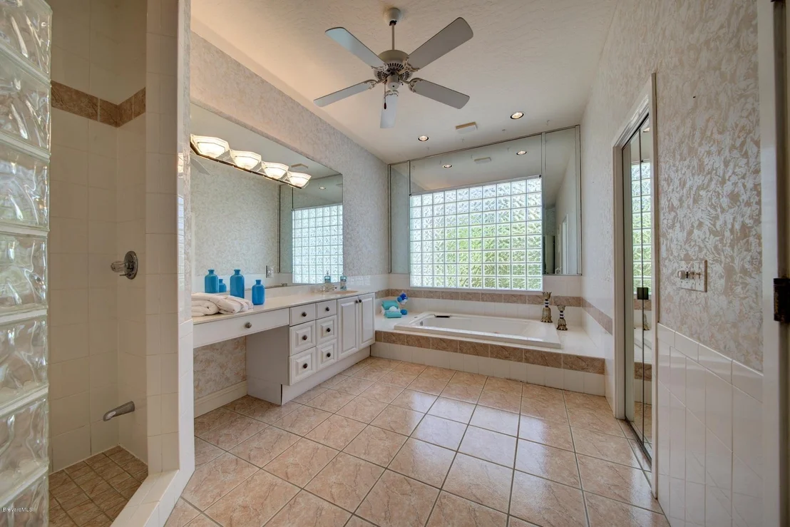 Photo of 812 Sanderling Drive