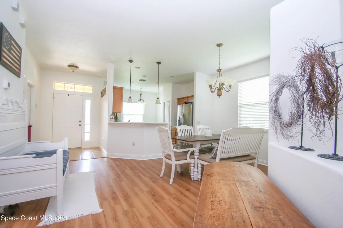 Photo of 1462 Hemingway Boulevard