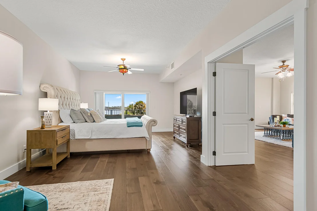 Photo of Unit 201 at 29 Riverside Drive