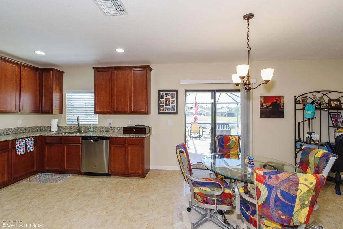 Photo of 520 Trymore Drive SE