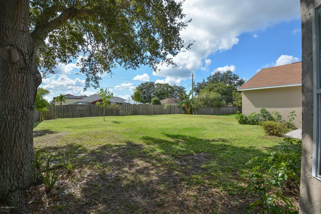 Photo of 1898 Fallon Boulevard NE