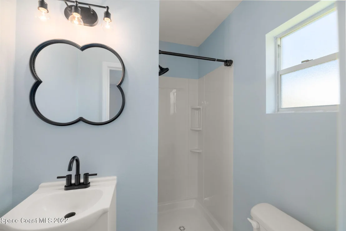 Photo of 323 Tulip Lane