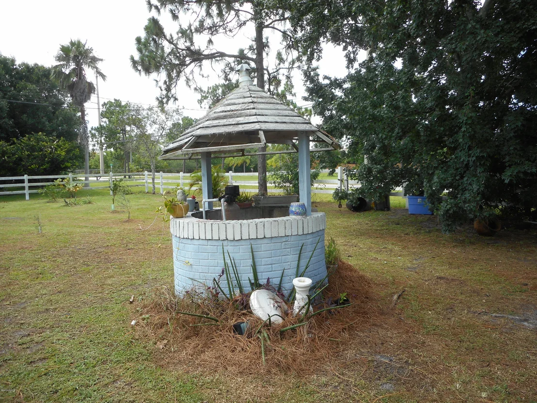 Photo of 555 Hall Road