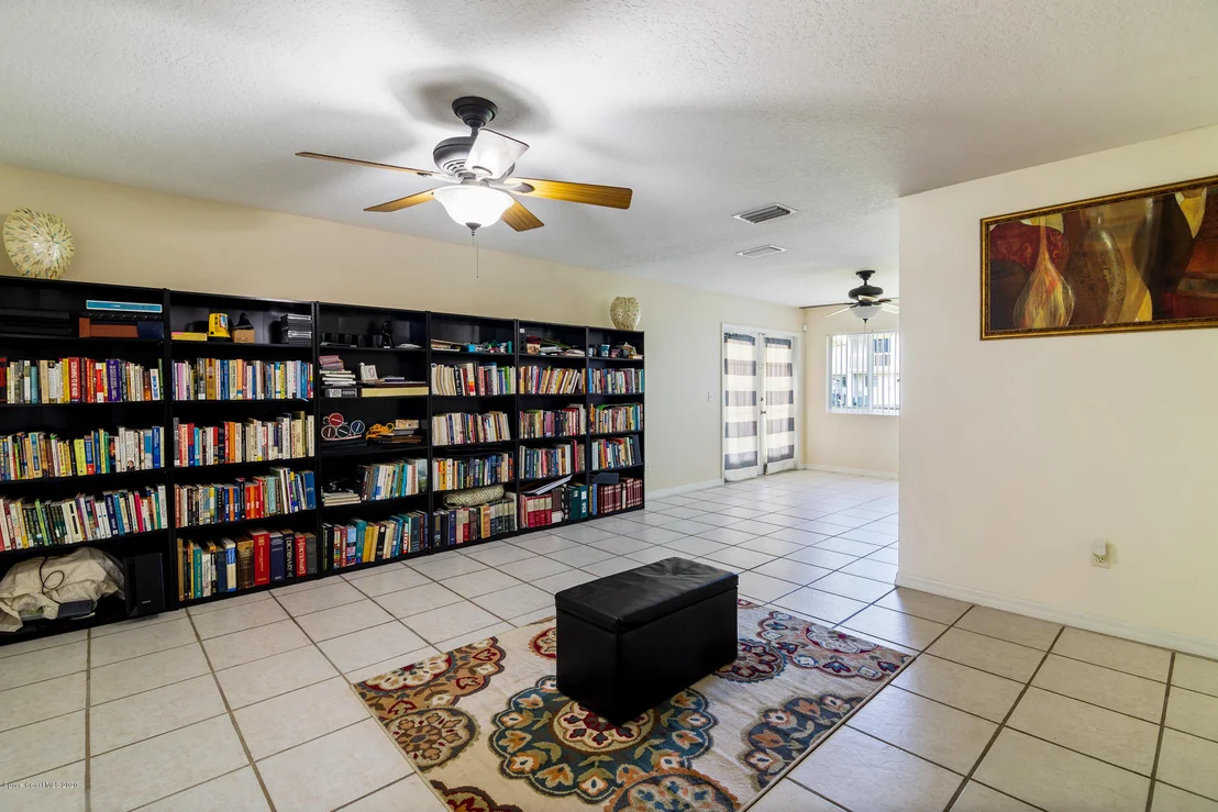 Photo of 1071 Hooper Avenue NE