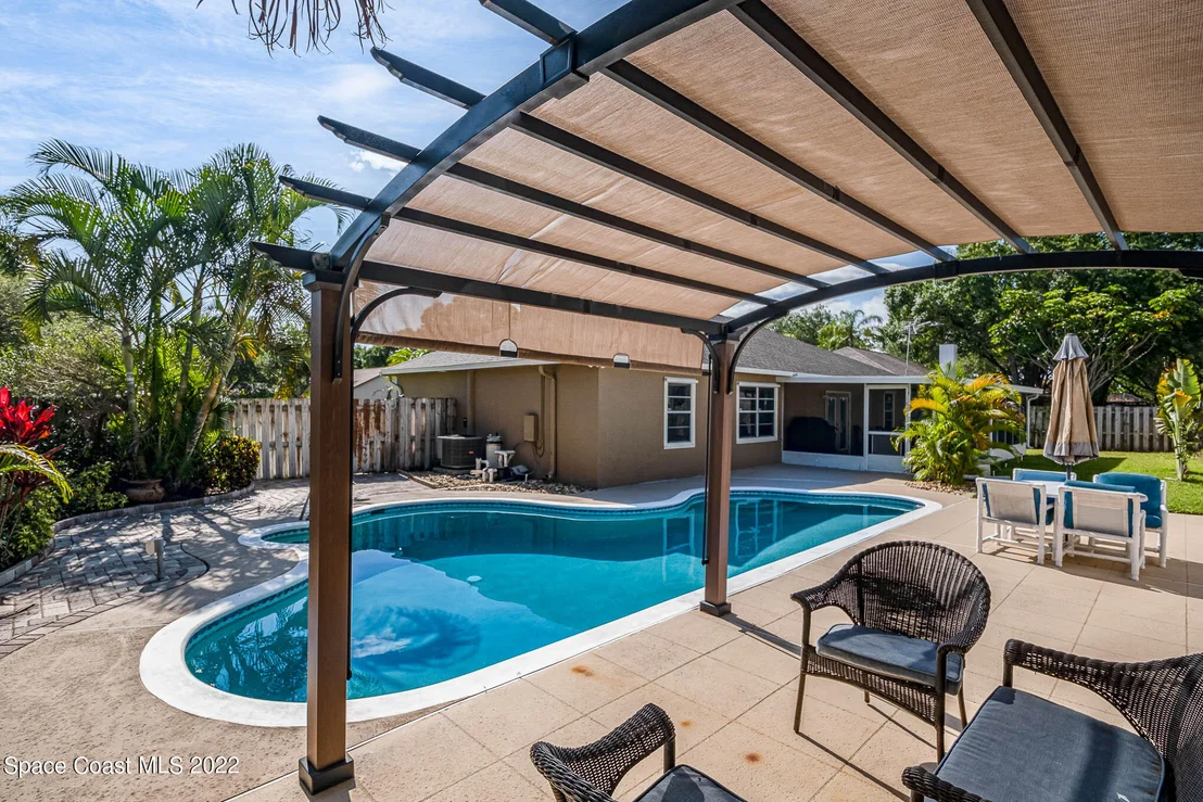 Photo of 4250 Silver Lake Drive