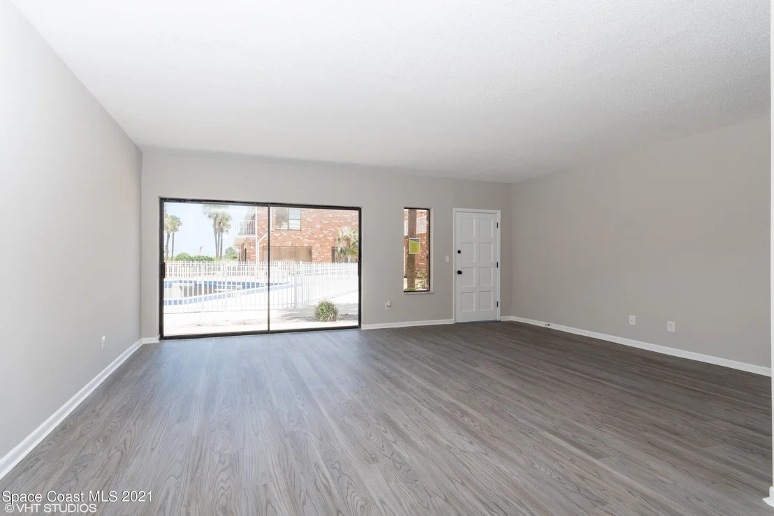 Photo of Unit D1 at 5000 Ocean Beach Boulevard