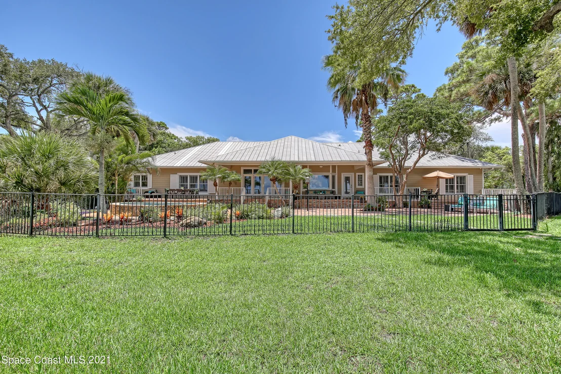 Photo of 1913 Pineapple Avenue