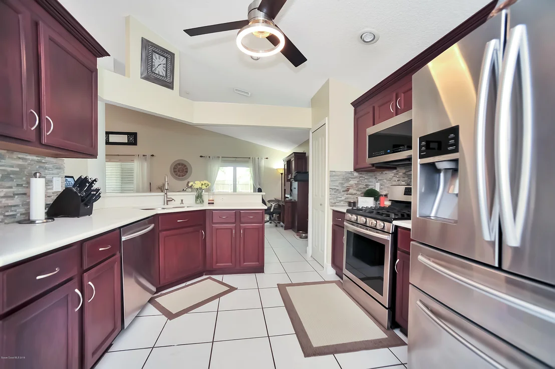 Photo of 2400 Mountain View Avenue