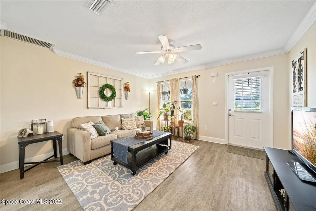 Photo of 1300 Cindy Circle NE
