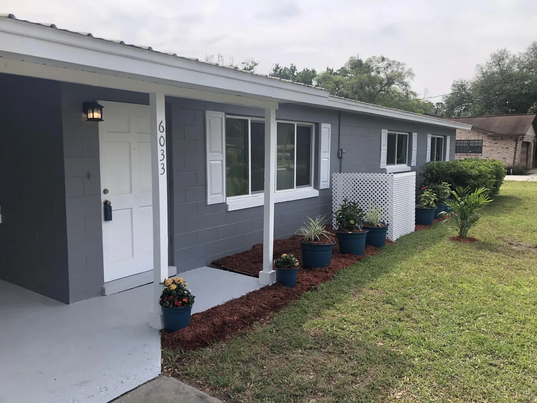 Photo of 6033 Palm Street