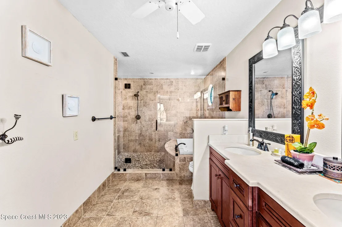 Photo of 442 Riverview Lane