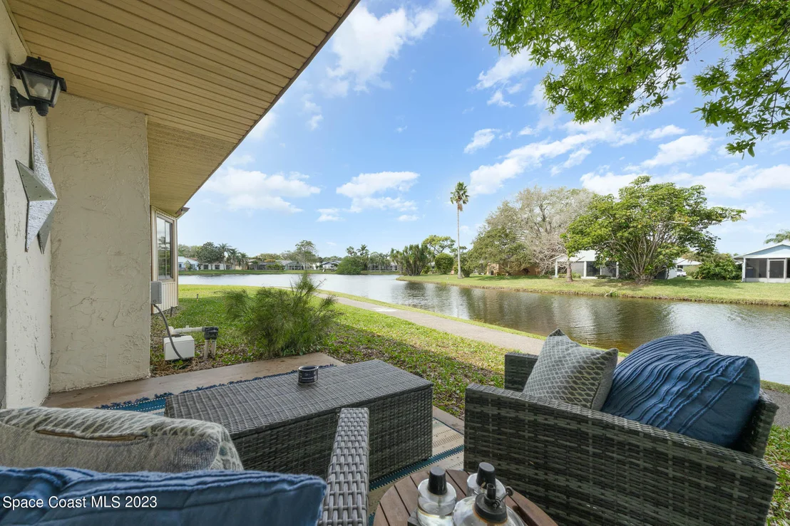 Photo of 320 Bayhead Drive