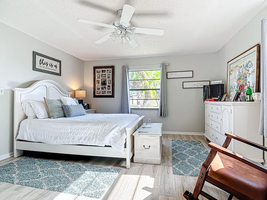 Photo of 2196 Clover Street NE