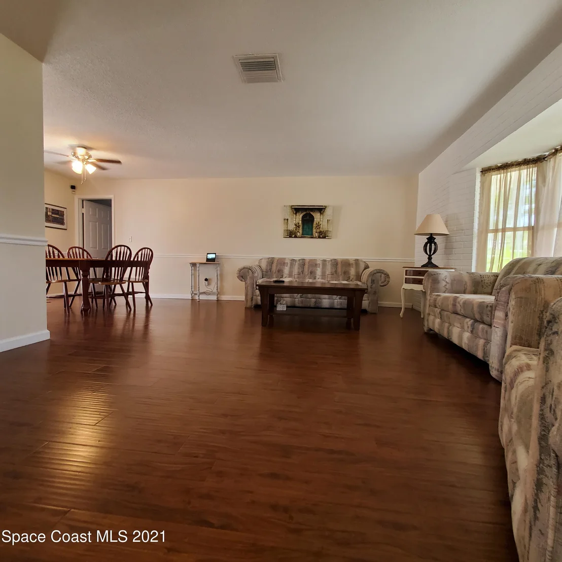 Photo of 954 Brett Circle