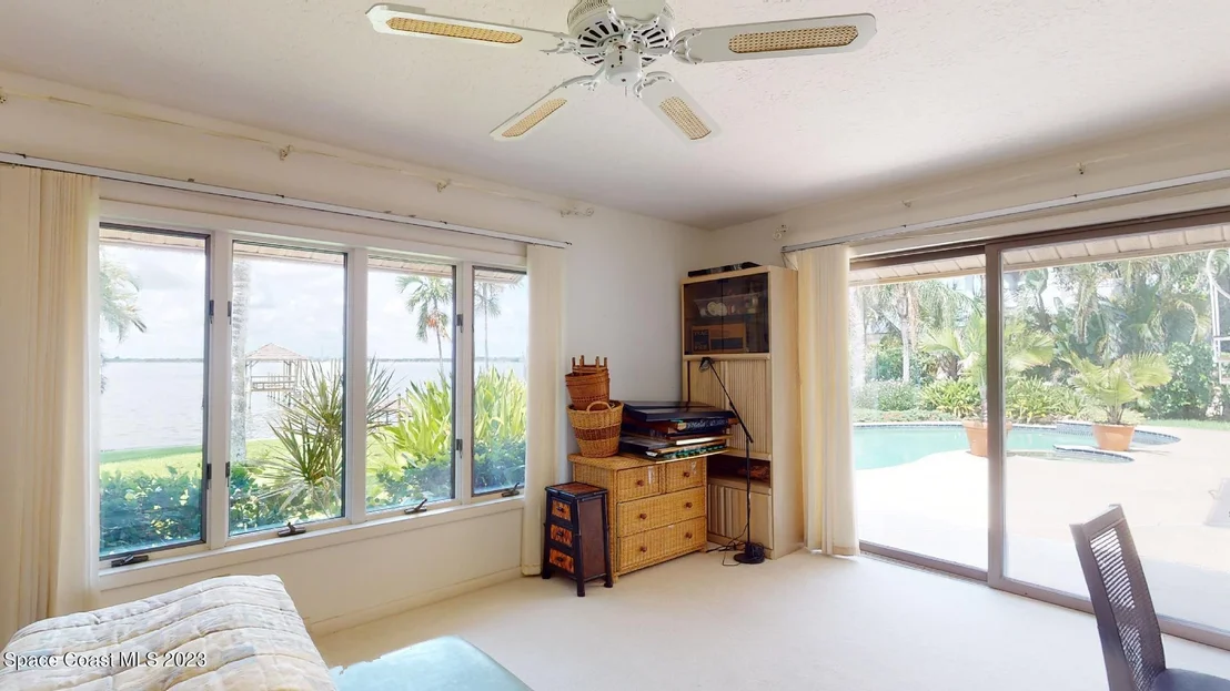 Photo of 421 Riverview Lane