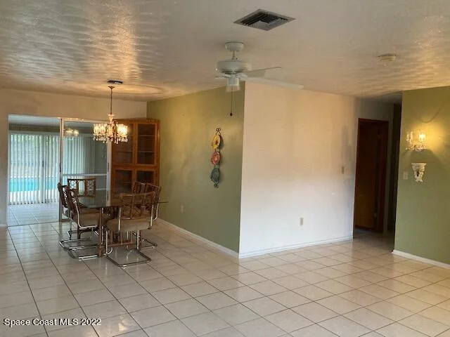 Photo of 701 Bianca Drive NE