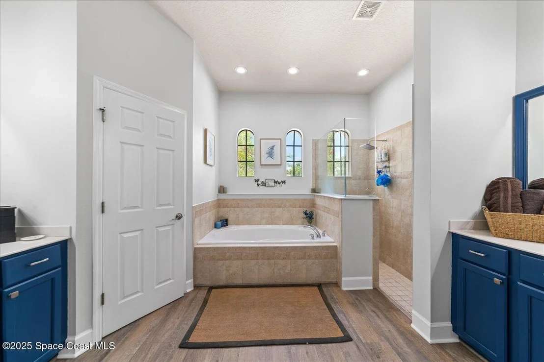 Photo of 2100 Windbrook Drive SE
