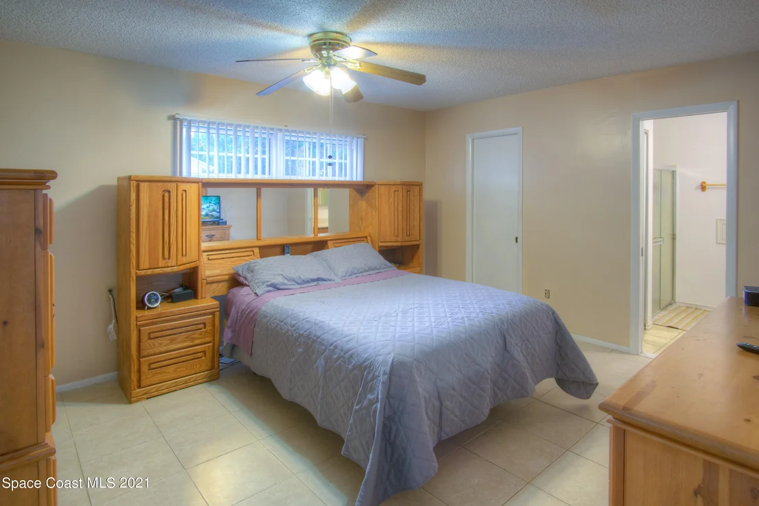 Photo of 1626 Riviera Drive NE