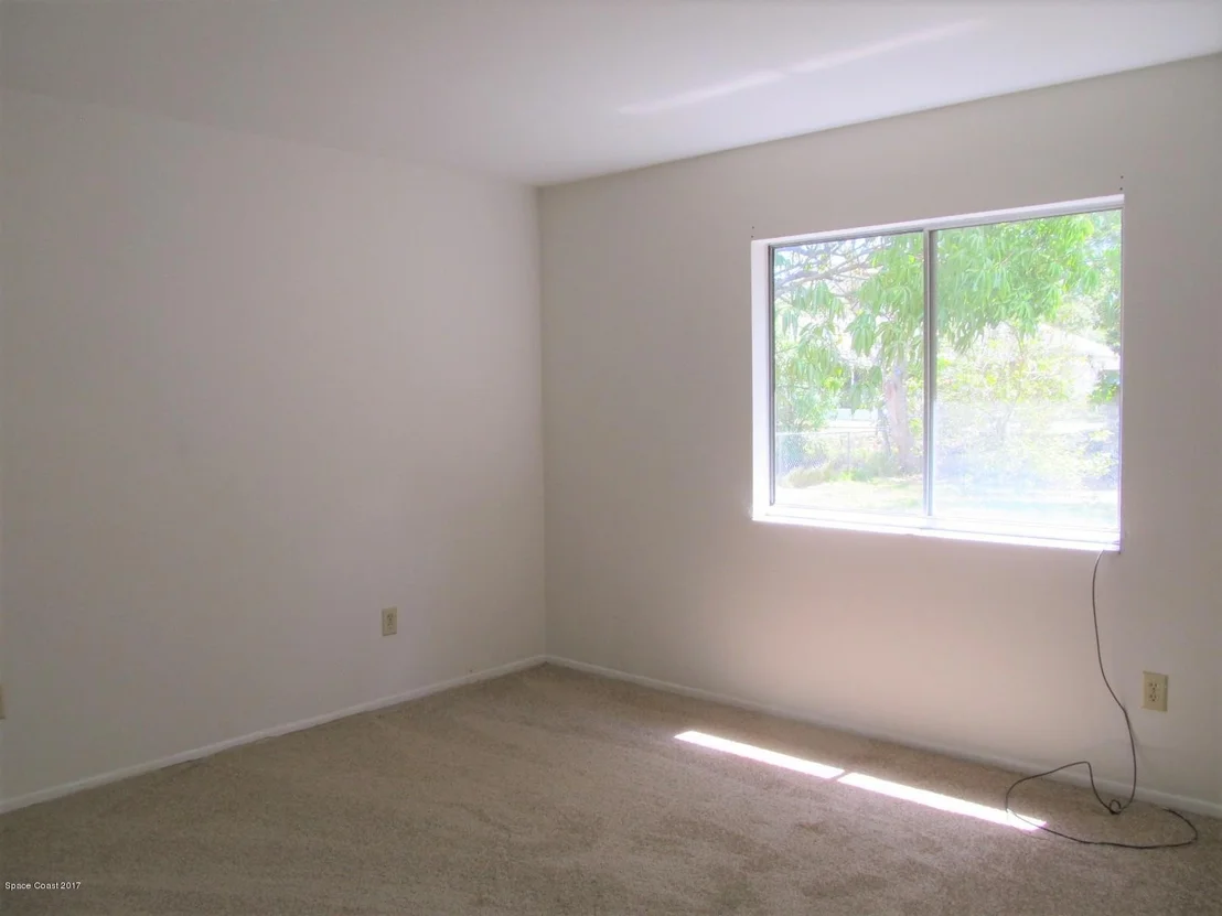 Photo of 1500 Van Eck Road NE