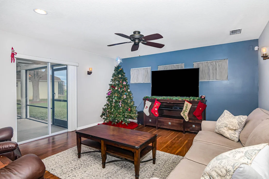 Photo of 1184 Meadow Lake Road