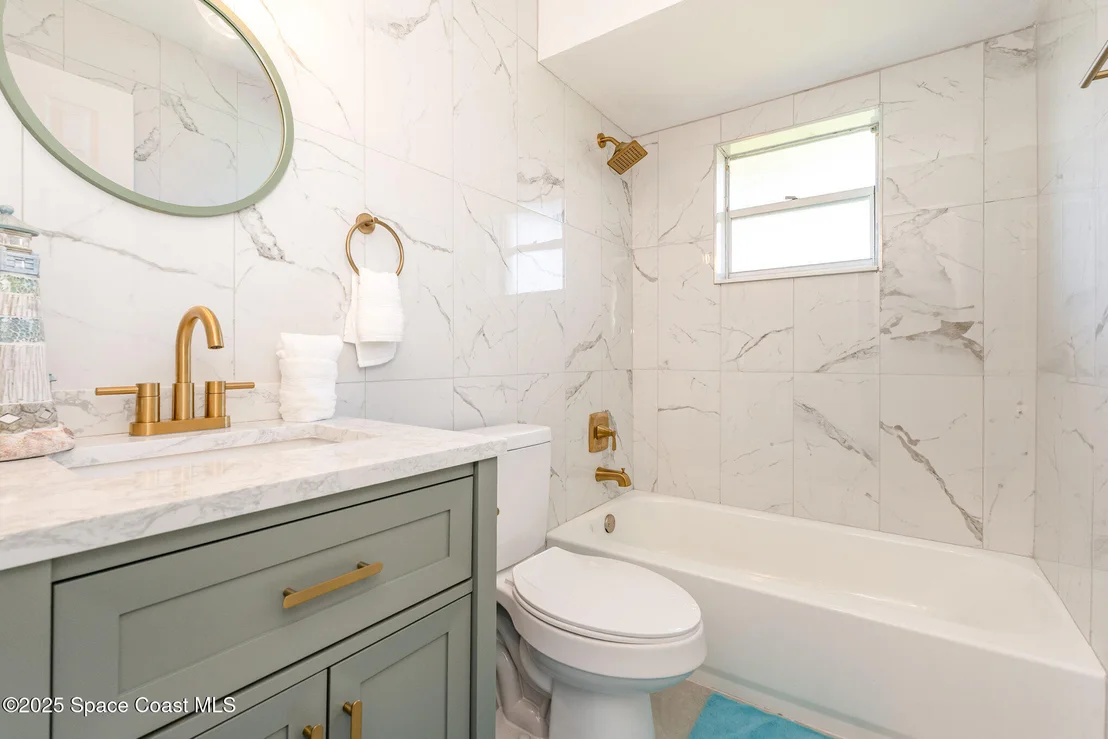 Photo of 790 Aragon Avenue NE