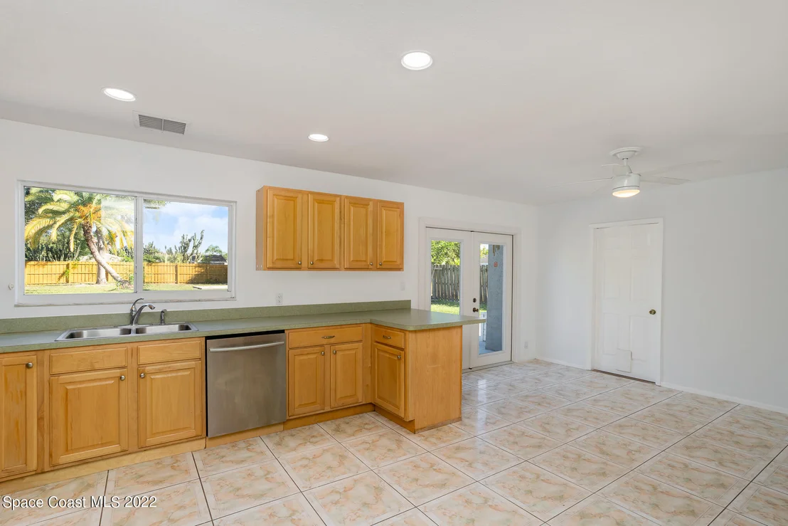 Photo of 1290 Bard Lane NE