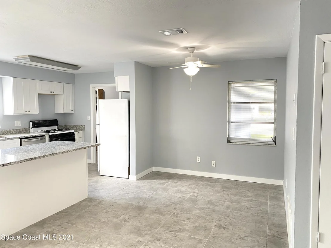 Photo of 1718 Golfview Drive