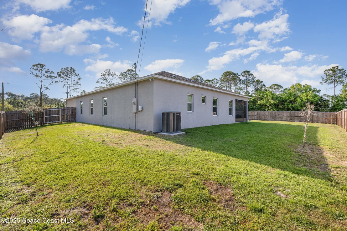 Photo of 2615 Carson Drive SE