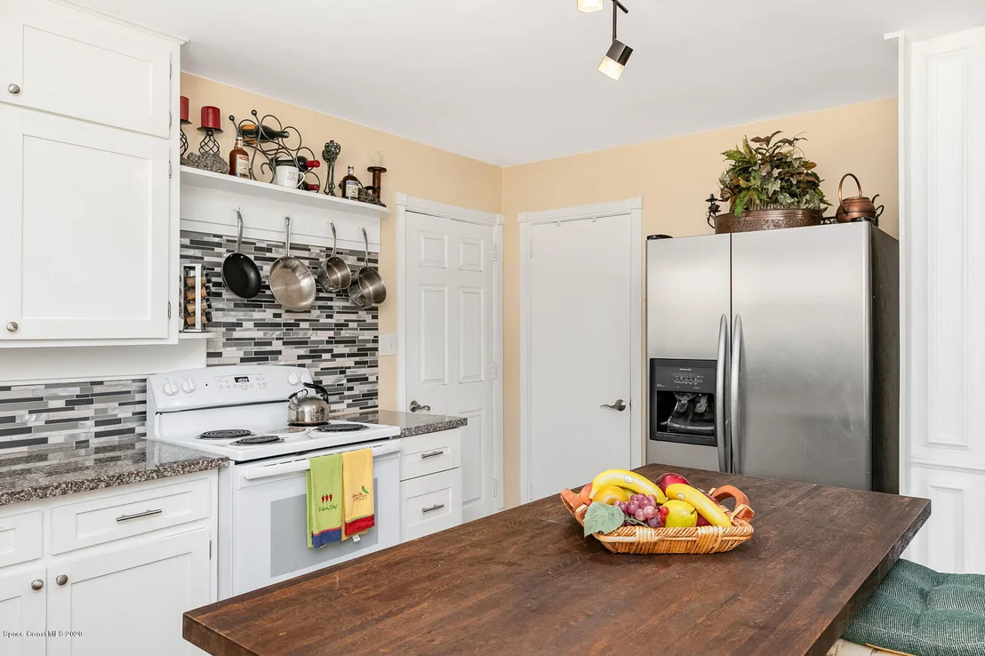 Photo of 1070 Riverdale Drive