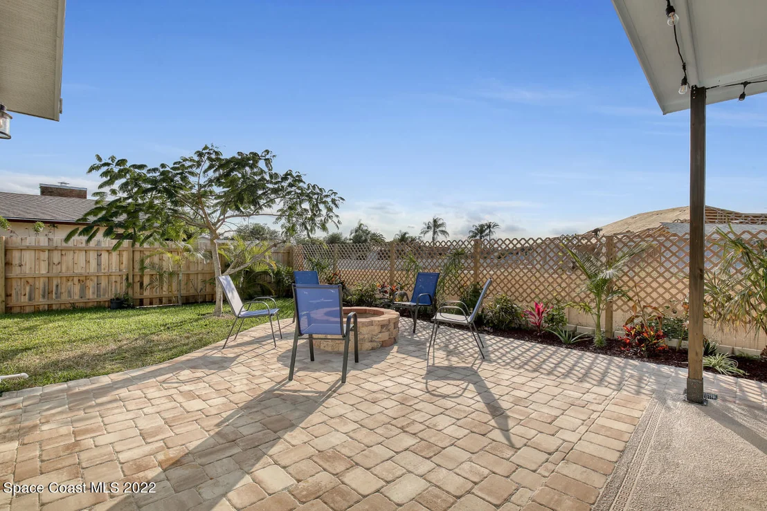 Photo of 760 Pebble Beach Avenue NE