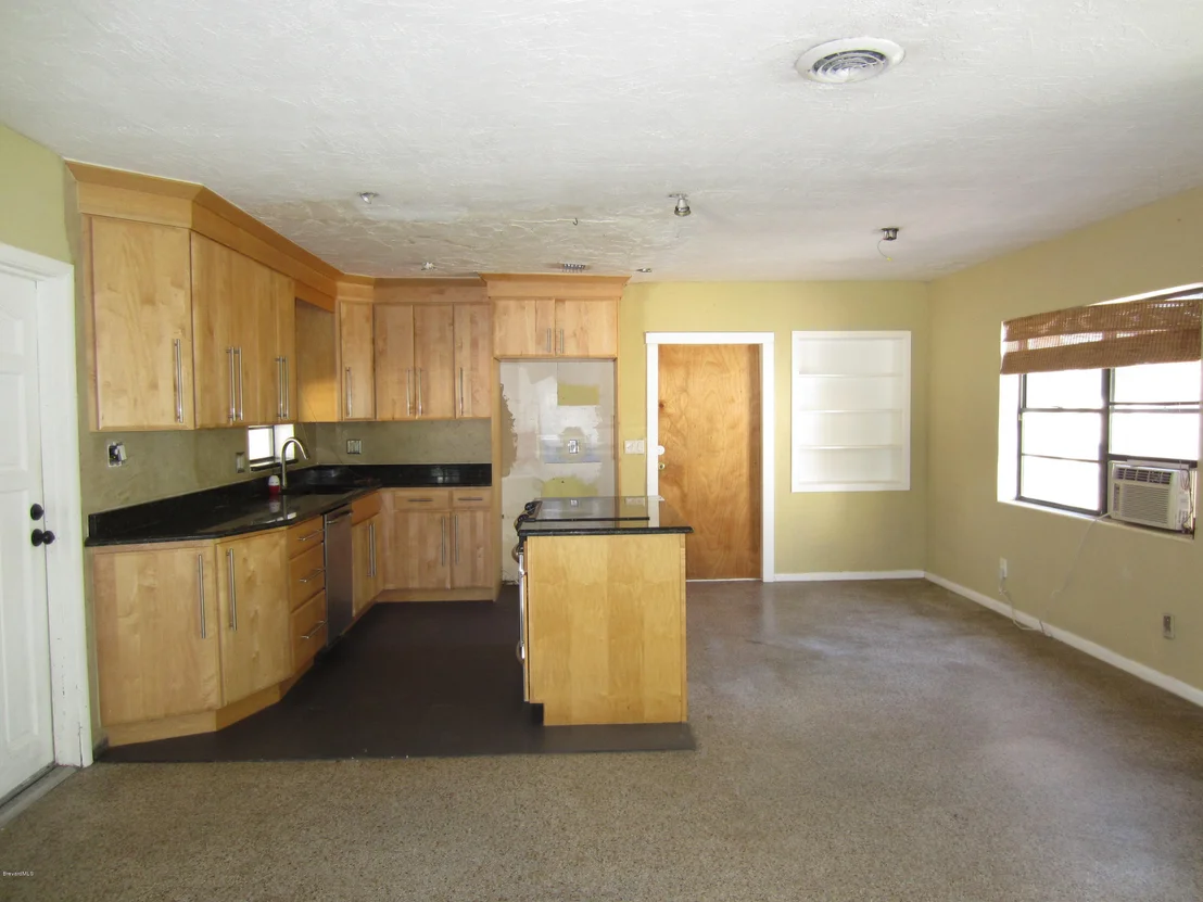 Photo of 240 Avenida De La
