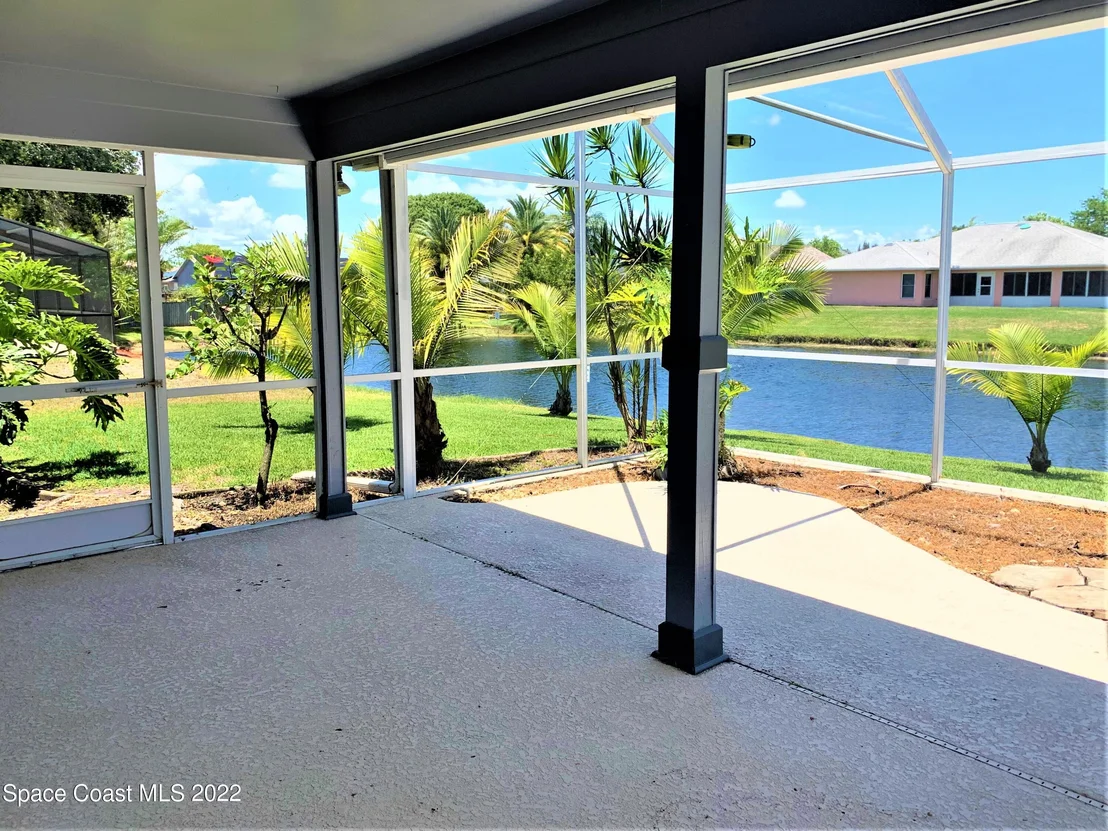 Photo of 1342 Heritage Acres Boulevard