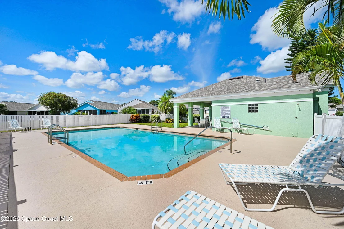 Photo of 2125 Redwood Circle NE