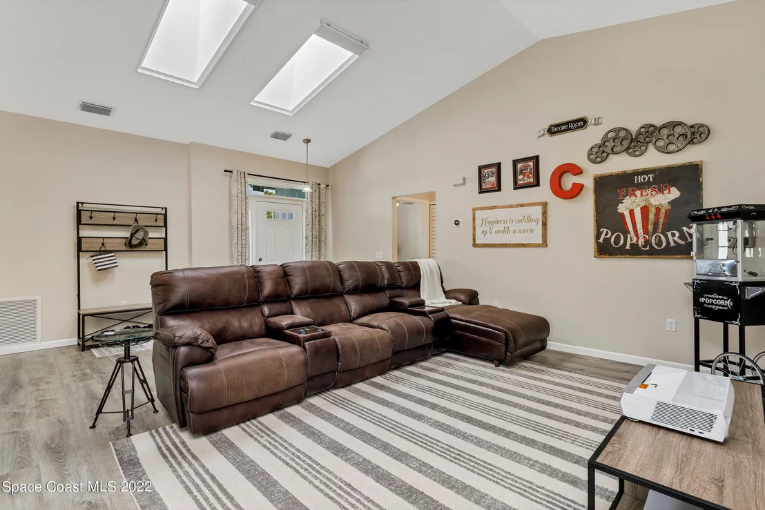 Photo of 1425 Brook Drive