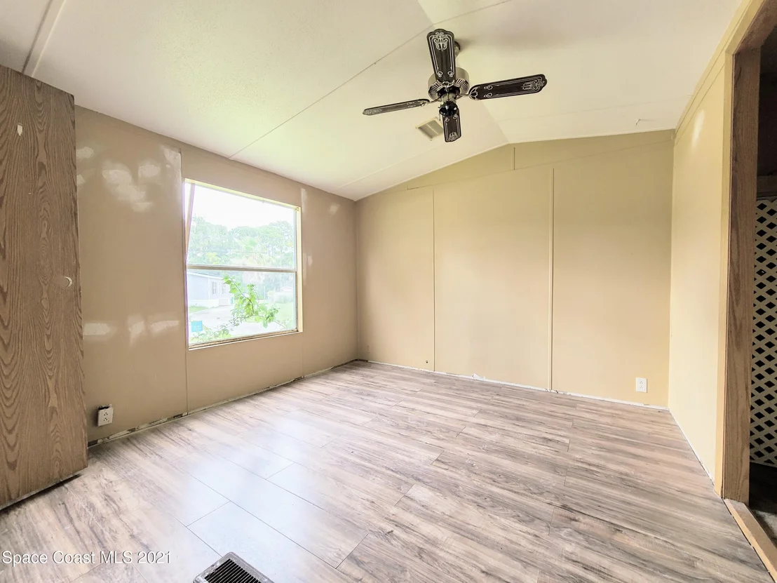 Photo of 341 Mac Arthur Circle