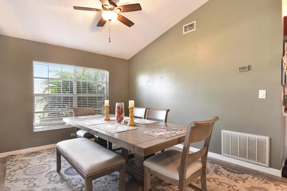 Photo of 943 Pelican Lane