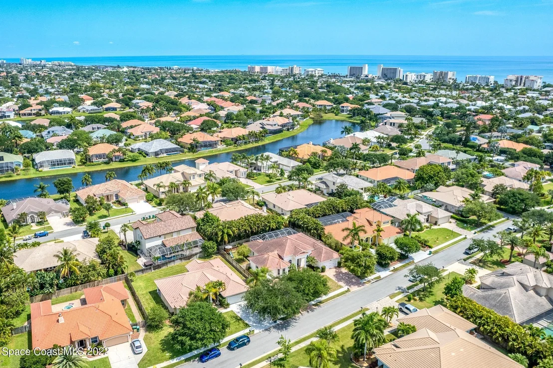 Photo of 356 Southampton Drive