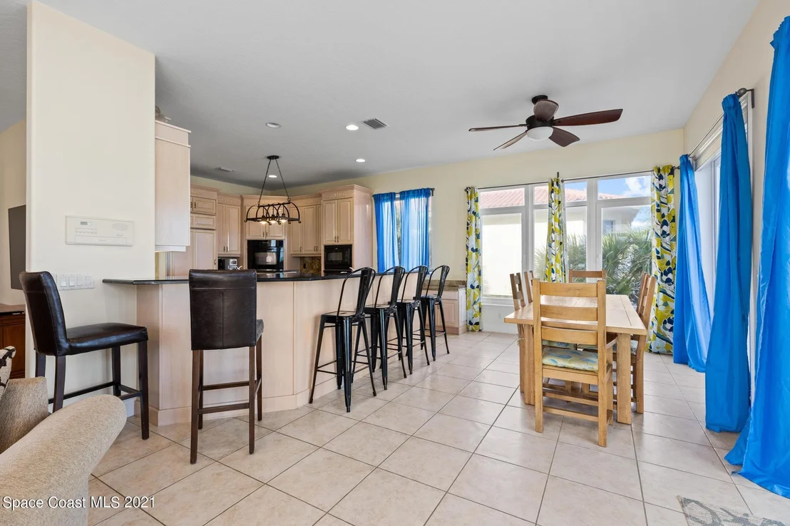 Photo of 735 Beach Street