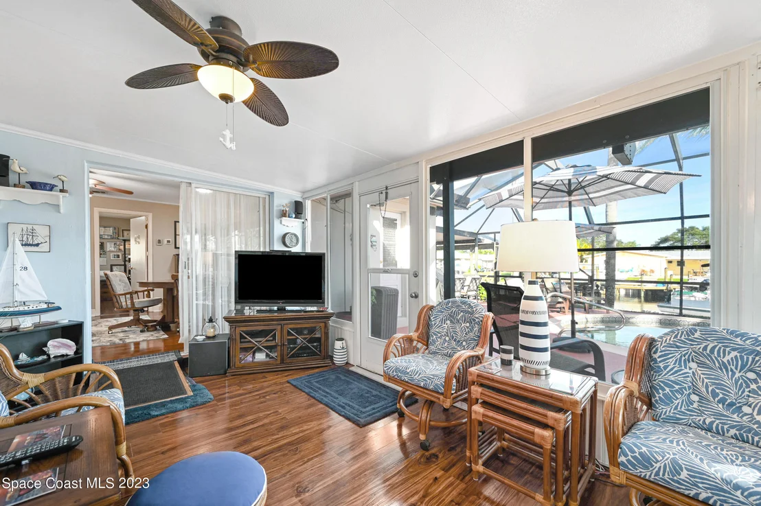 Photo of 405 Thrush Drive