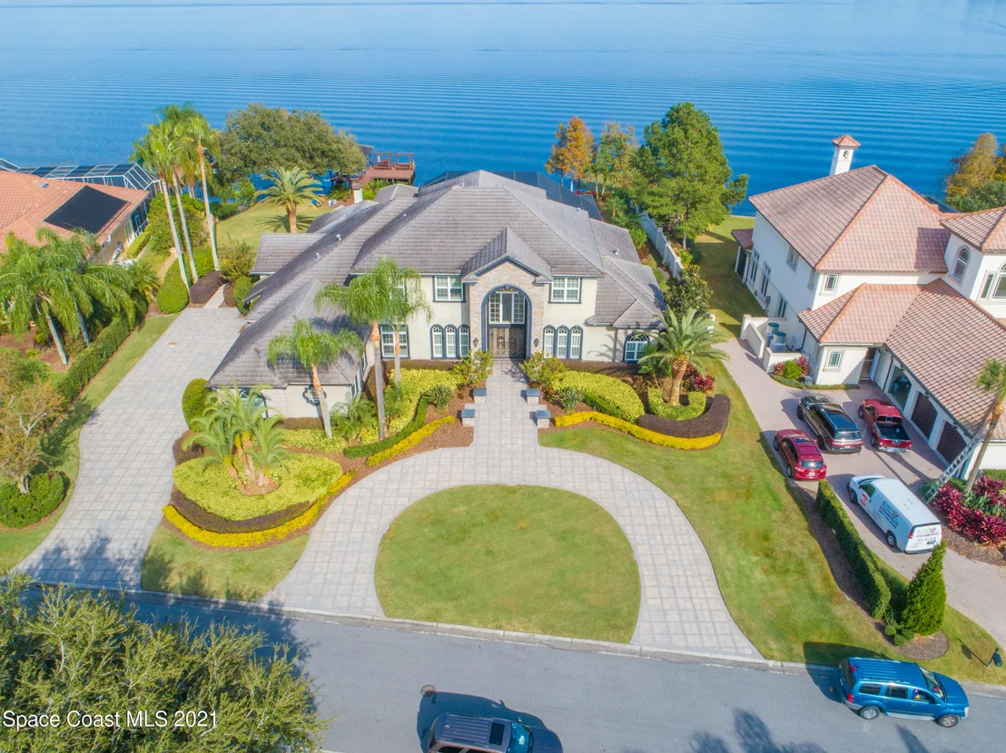 Photo of 228 Mclean Point