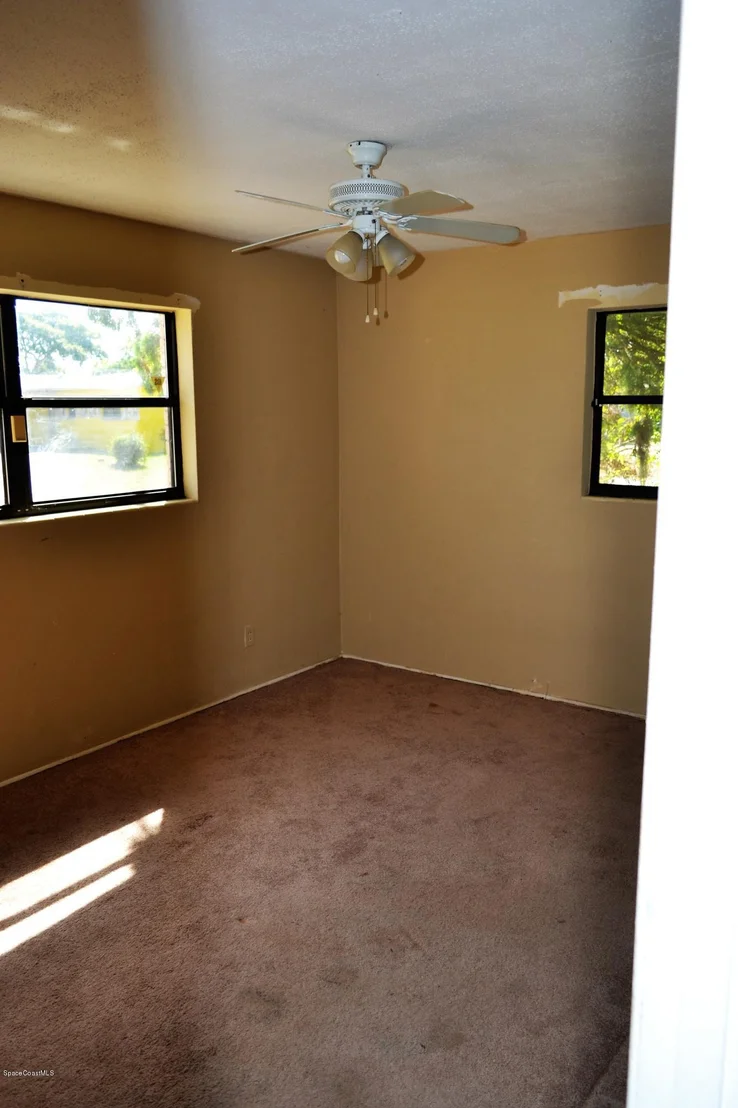 Photo of 1101 AZALEA Lane