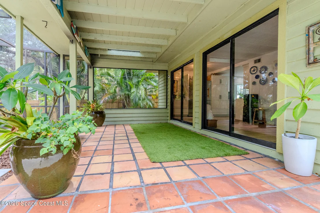 Photo of 5925 Riverside Drive