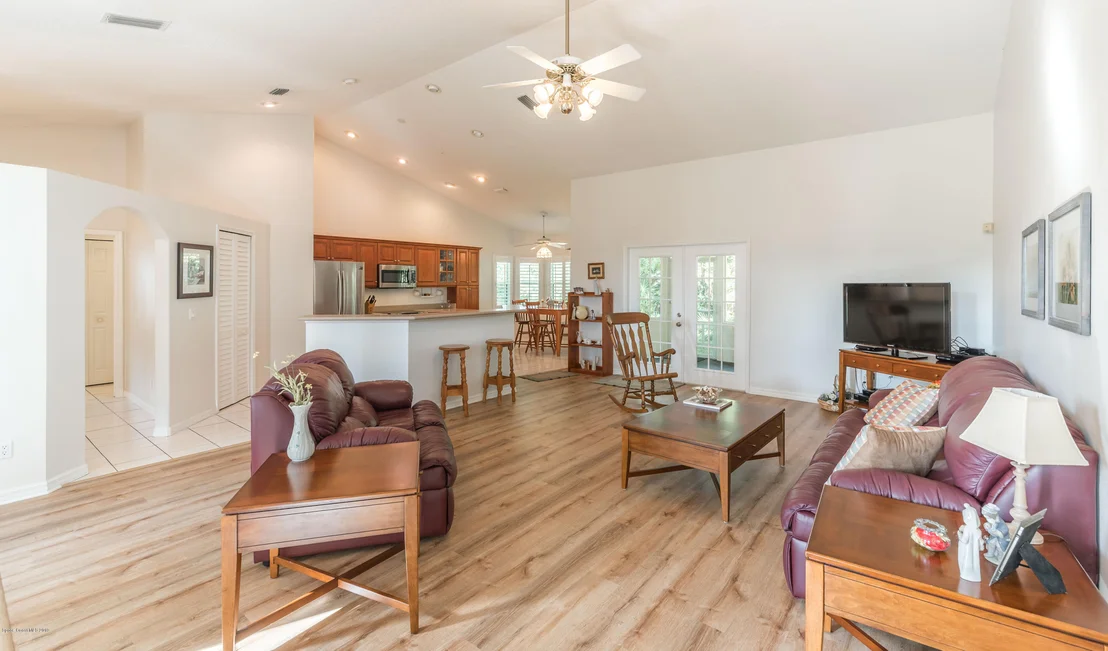 Photo of 973 Somerset Lane