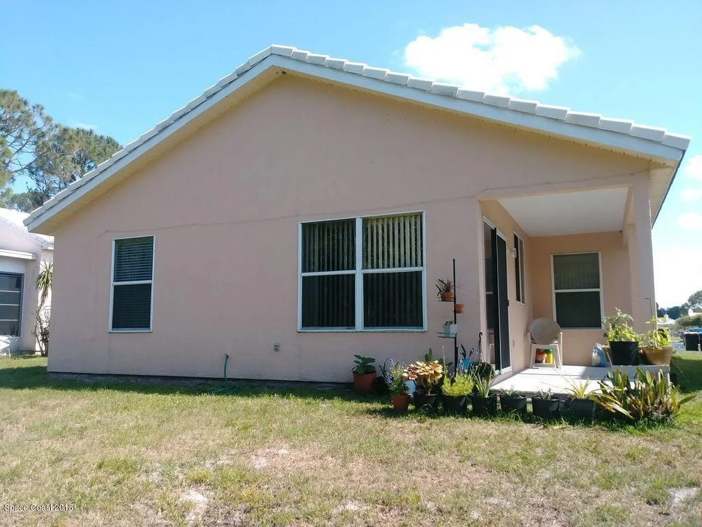 Photo of 1109 Goldenrod Circle NE