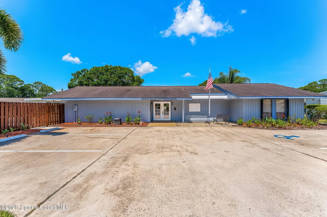 Photo of 4458 Twin Lakes Drive