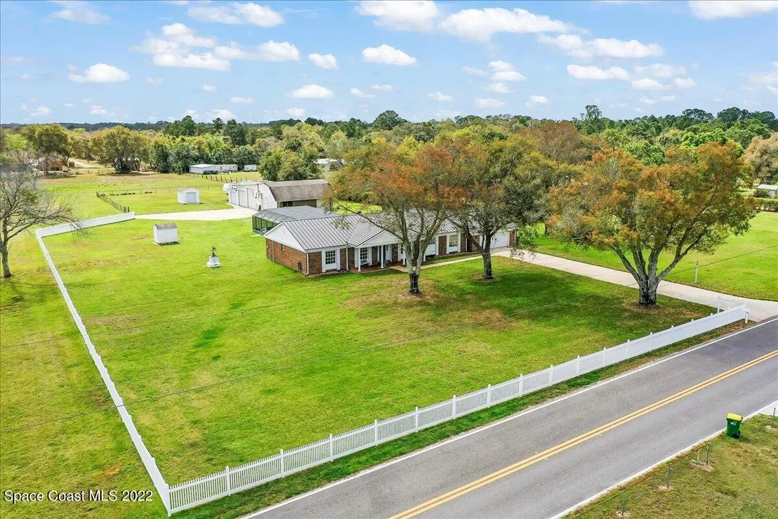 Photo of 3685 Burkholm Road