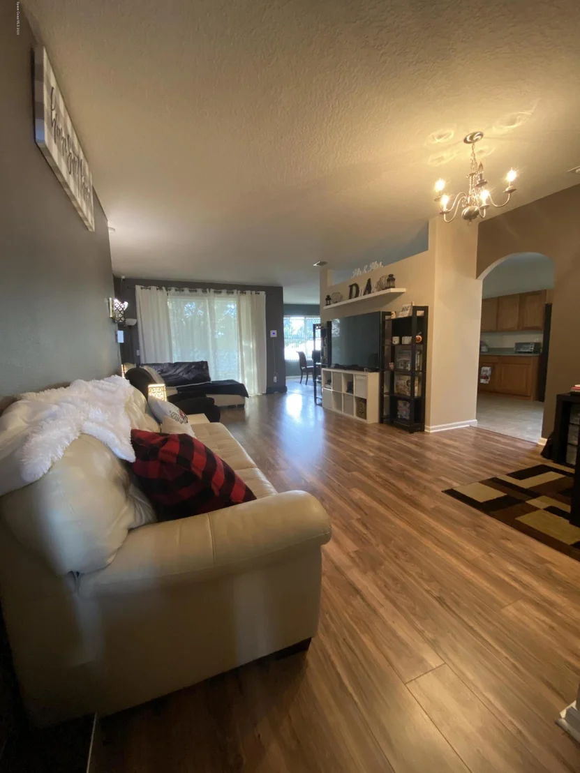 Photo of 422 Cressa Circle